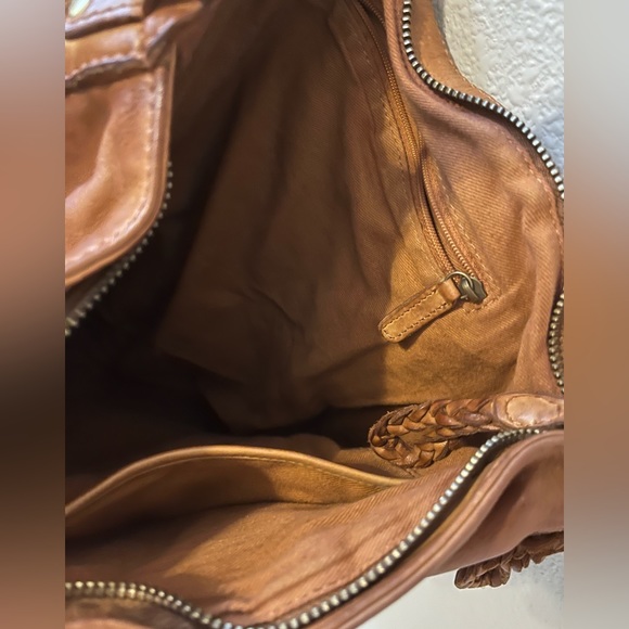 100% genuine leather hobo shoulder bag. - Picture 7 of 10